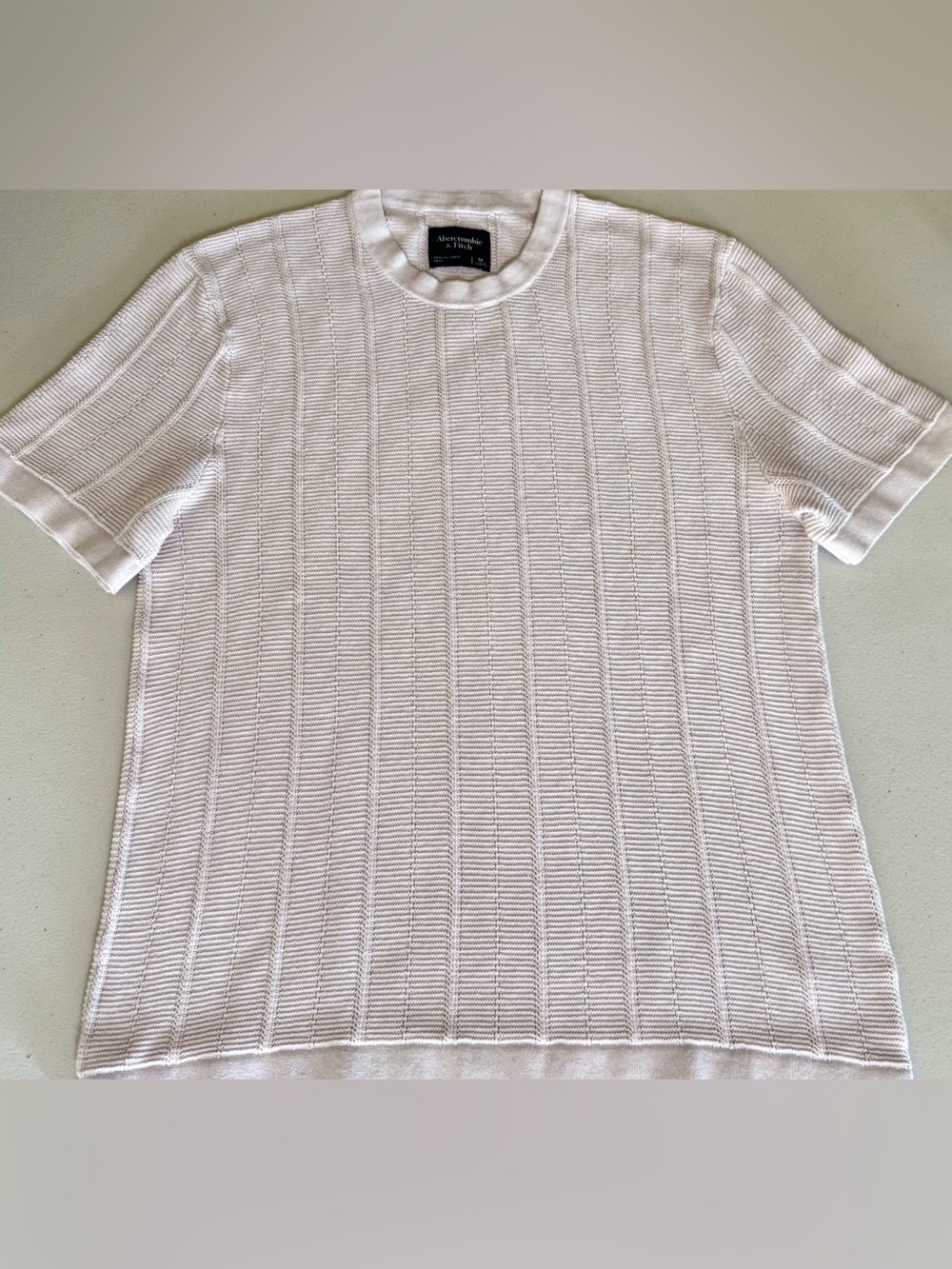 Abercrombie & Fitch Men’s Blush Pink Ribbed Knit Crew Neck Short Sleeve Sweater